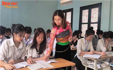 Vấn đề - Sự kiện (Tuần 31): Dạy tiếng DTTS trong trường học: Vẫn còn nhiều thách thức