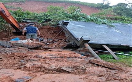 Bão số 3: Sạt lở đất làm 4 người chết, 1 người bị thương tại Hòa Bình