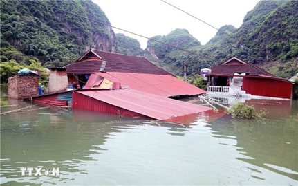 Hỗ trợ khẩn cấp khắc phục hậu quả mưa lũ, sạt lở đất tại 2 tỉnh