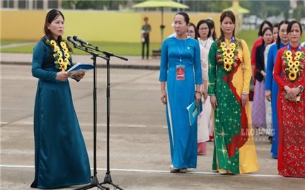 Sôi nổi các hoạt động tôn vinh phụ nữ Việt Nam