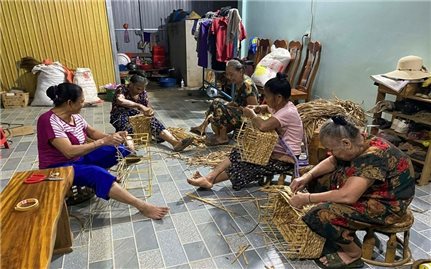 Nghệ An: Nhiều cái khó trong đào tạo nghề và giải quyết việc làm cho đồng bào DTTS