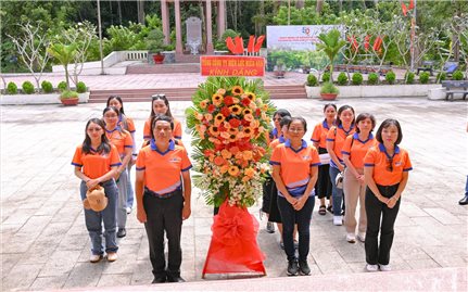 EVNSPC tổ chức chuỗi hoạt động 20/10: Vững bước phụ nữ thời đại mới