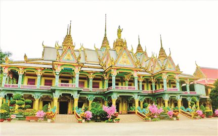Về Cần Thơ chiêm bái tượng Phật khổng lồ và khám phá vẻ đẹp văn hóa Khmer