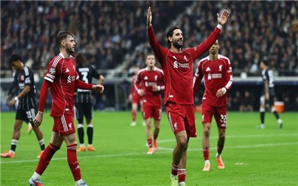 Hủy diệt Frankfurt 5-1, Liverpool lật ngược thế cờ trong 10 phút đầy cuồng phong