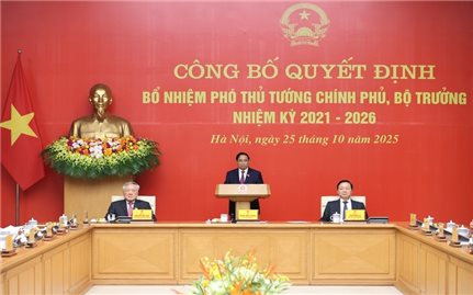 Thủ tướng Phạm Minh Chính trao quyết định bổ nhiệm và giao nhiệm vụ cho 2 Phó Thủ tướng, 3 Bộ trưởng