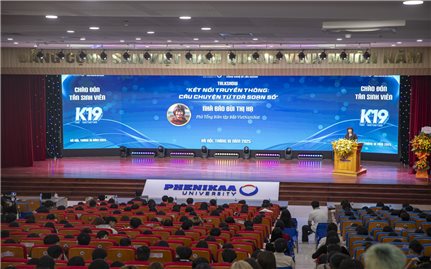 Hơn 800 tân sinh viên được truyền cảm hứng về 
