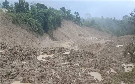Quảng Ngãi: Lũ quét về trong đêm, xã Ngọc Linh di dời dân khẩn cấp