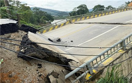 Cầu sập trong đêm, giao thông huyết mạch Tuyên Quang tê liệt