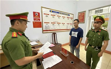 Bắt cựu Phó phòng ngân hàng lừa đảo 4,8 tỷ đồng