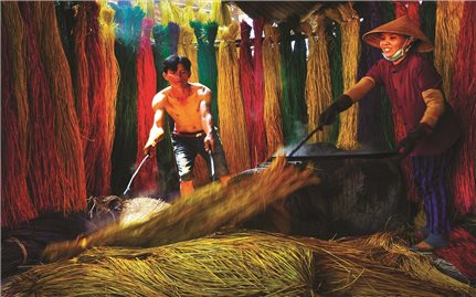 Rực rỡ sắc màu của làng nghề chiếu cói