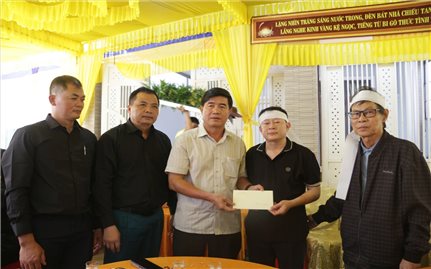 Đoàn công tác UBND tỉnh Đắk Lắk thăm viếng, chia buồn gia đình Chủ tịch xã gặp nạn tử vong khi làm nhiệm vụ