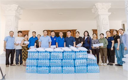 Tuyên Quang: Hiệp hội Du lịch tỉnh sẻ chia khó khăn cùng người dân vùng lũ