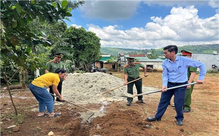 Công an tỉnh Lâm Đồng khởi công xây dựng 49 căn nhà ở cho hộ nghèo vùng DTTS