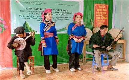 “Đánh thức” tiếng đàn Sèn Dư của đồng bào Cờ Lao