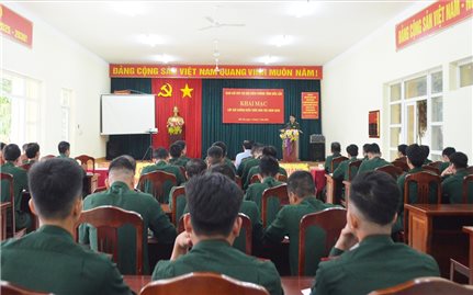 Đắk Lắk: Bồi dưỡng kiến thức dân tộc cho sĩ quan, quân nhân chuyên nghiệp