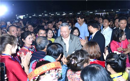 Cùng nhau gìn giữ, bồi đắp, phát huy hơn nữa sức mạnh đại đoàn kết toàn dân tộc