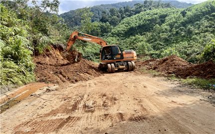 Hỗ trợ khẩn cấp 700 tỷ đồng khắc phục hậu quả thiên tai tại miền Trung