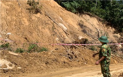 Sạt lở kinh hoàng ở xã vùng cao Đà Nẵng