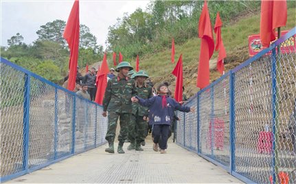 Tình quân - dân tỏa sáng trong thiên tai, bão lũ