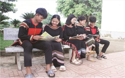 Thắp sáng tri thức, chắp cánh ước mơ vùng đồng bào DTTS