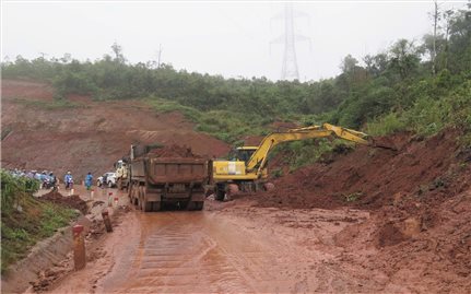 Quảng Ngãi: 28 điểm sạt lở, Quốc lộ 24 có nguy cơ bị chia cắt