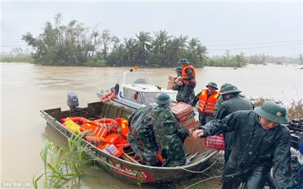 Hỗ trợ khẩn cấp 700 tỷ đồng cho 4 tỉnh khắc phục thiệt hại do mưa lũ