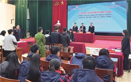 Lạng Sơn: Tuyên truyền pháp luật chuyên sâu, hơn 300 học sinh tham gia phiên tòa giả định