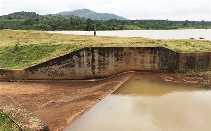 Thủ tướng yêu cầu triển khai các biện pháp cần thiết cao nhất để phòng, tránh, ứng phó bão số 15