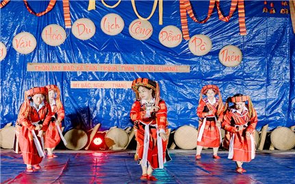 Về Tuyên Quang, hòa cùng Lễ hội Nhảy lửa Pà Thẻn