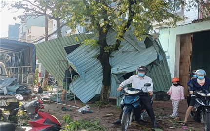 Gia Lai: Bão số 13 gây thiệt hại nặng, 1 người chết, hàng nghìn ngôi nhà bị sập và tốc mái
