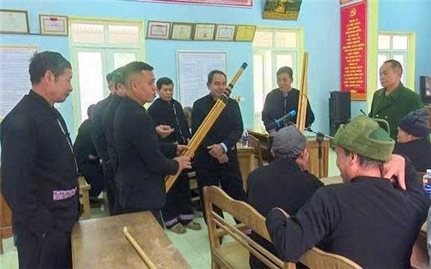 Để văn hóa dân gian có 