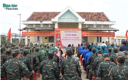 Những ngôi nhà ấm tình quân dân sau bão, lũ