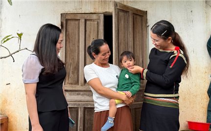 Lợi ích kép từ giảm nghèo thông tin ở xã Cư M’gar