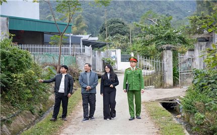 Người có uy tín ở Tú Lệ dẫn dắt người dân chung tay xây dựng cộng đồng phát triển