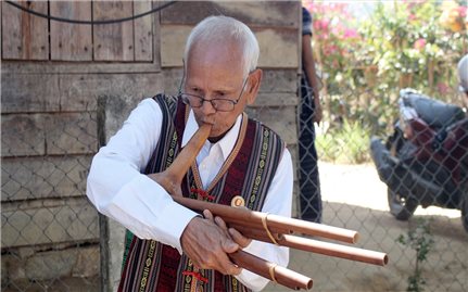 Già làng Liêng Hót Ha Chong nơi núi rừng Đam Rông