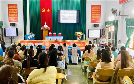 Phụ nữ xã Ea Phê tổ chức truyền thông về bình đẳng giới, xây dựng môi trường an toàn cho phụ nữ, trẻ em