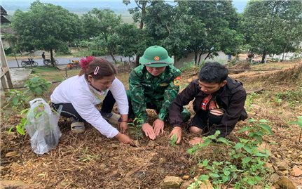 Tổ Biên phòng Rào Tre với sự đổi thay của đồng bào Chứt