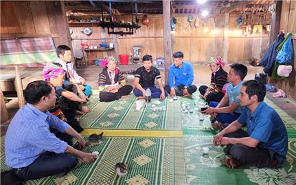 Đám cưới sớm và những đứa trẻ không giấy khai sinh ở vùng cao Cao Bằng