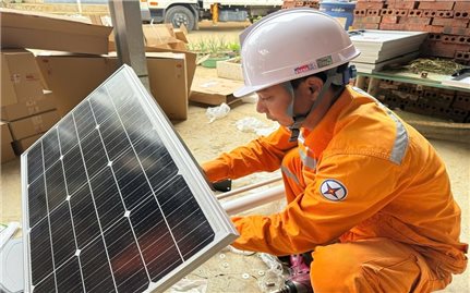 EVNNPC tiếp tục chung tay khắc phục hậu quả thiên tai, đồng hành cùng khách hàng sử dụng điện an toàn, ổn định