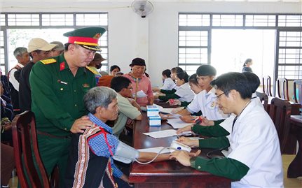 Gia Lai: Hàng trăm lượt người dân xã biên giới được khám, cấp phát thuốc miễn phí