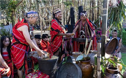 Phục dựng Lễ mừng lúa mới truyền thống của người Gié Triêng