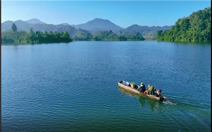 Thương nhớ thuyền độc mộc