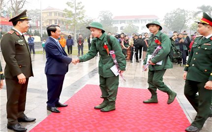 Thanh niên Hà Giang nô nức lên đường nhập ngũ