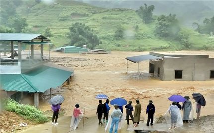 Yên Bái: Khen thưởng 14 tập thể có thành tích tiêu biểu, nổi bật trong công tác phòng chống bão lụt và khắc phục ảnh hưởng của cơn bão số 3