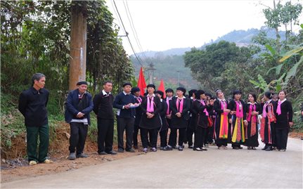 Nét đẹp văn hoá trong hội “Hát qua làng” tại xã Bản Phiệt