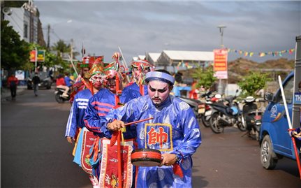 Về Nhơn Hải trải nghiệm Lễ hội Cầu ngư