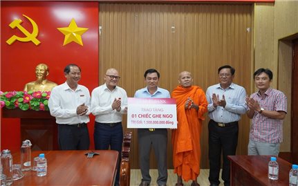 Trà Vinh: tiếp nhận kinh phí đóng mới ghe Ngo cho đồng bào dân tộc Khmer huyện Trà Cú