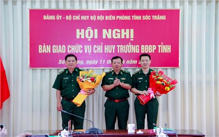 Bàn giao chức vụ Chỉ huy trưởng Bộ đội Biên phòng tỉnh Sóc Trăng