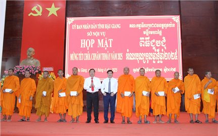 Hậu Giang: Hơn 200 đại biểu đồng bào dân tộc Khmer dự Họp mặt mừng Tết Chôl Chnăm Thmây năm 2025