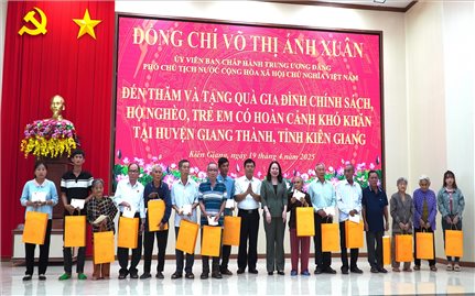Phó Chủ tịch nước Võ Thị Ánh Xuân thăm, làm việc tại huyện biên giới Giang Thành, tỉnh Kiên Giang